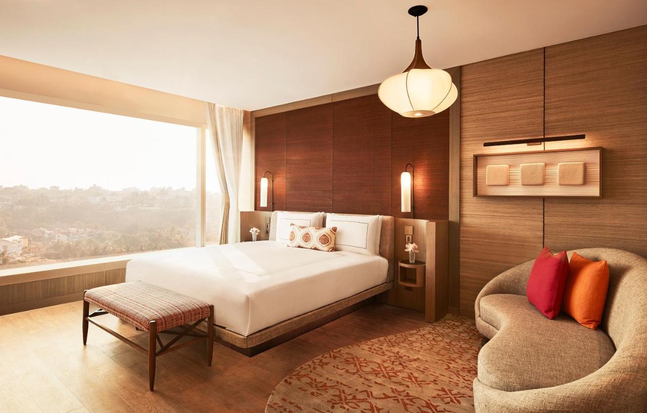 Taj Cidade De Goa Horizon, Goa パナジ エクステリア 写真 A bedroom at the Taj Mahal Palace
